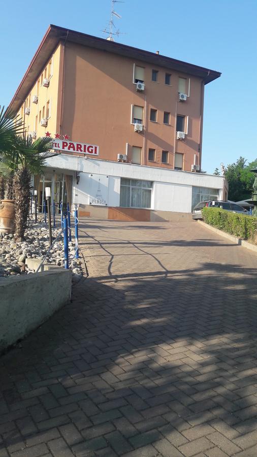 Hotel Parigi Castel San Pietro Terme Exterior photo